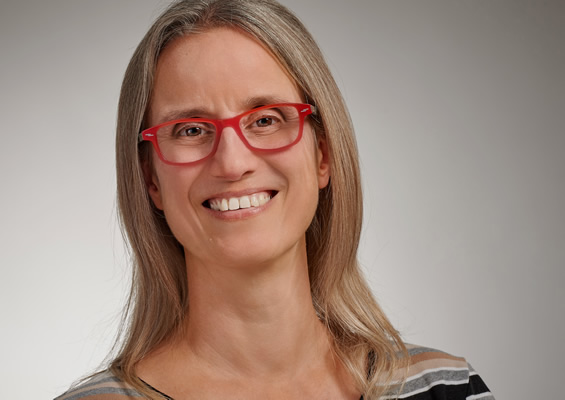 Dr. Anne Breidenbach